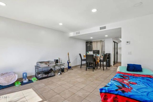 9111 Lemona Avenue 10, North Hills, CA 91343