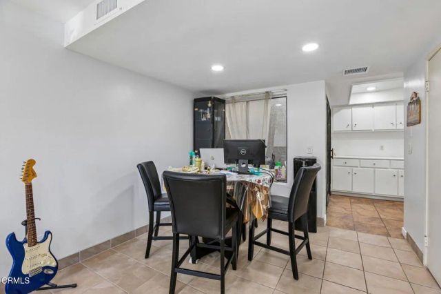 9111 Lemona Avenue 10, North Hills, CA 91343
