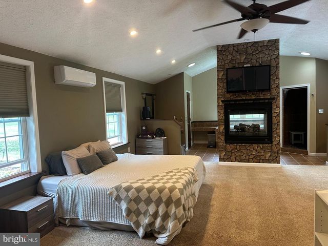 200 HAAG RD, Reading, PA 19606