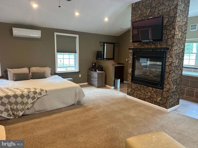 200 HAAG RD, Reading, PA 19606