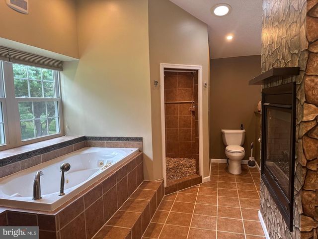 200 HAAG RD, Reading, PA 19606