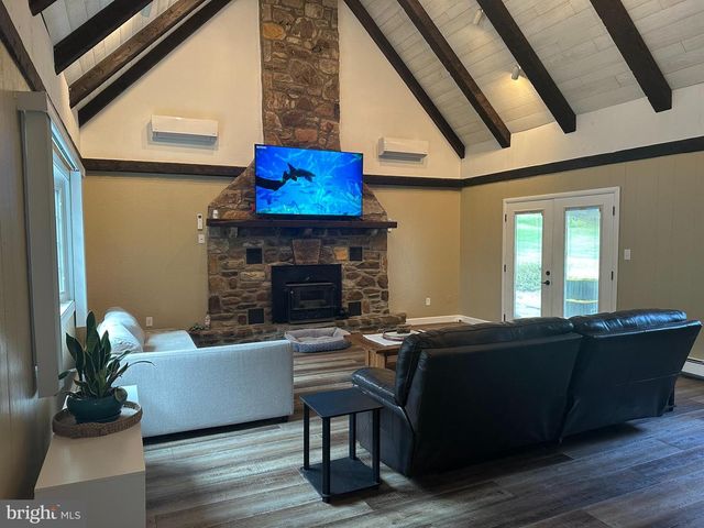 200 HAAG RD, Reading, PA 19606