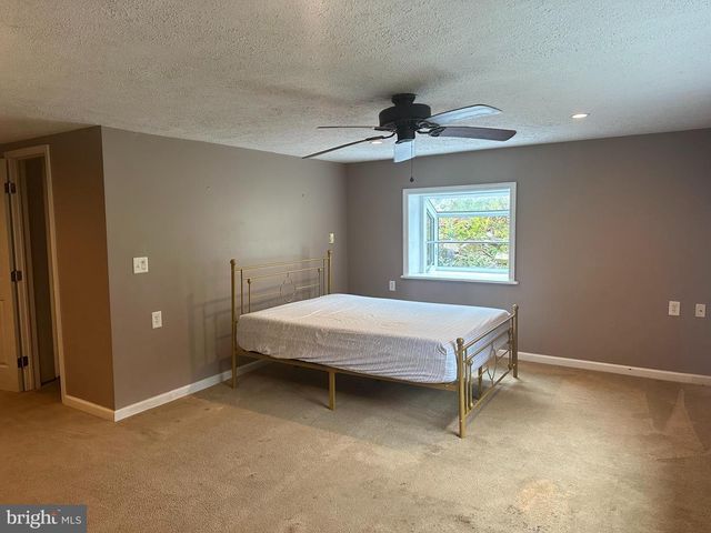 200 HAAG RD, Reading, PA 19606