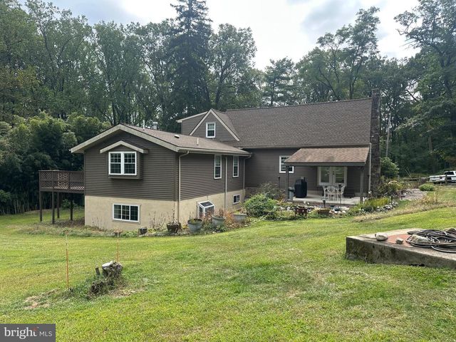 200 HAAG RD, Reading, PA 19606