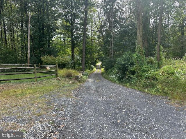 200 HAAG RD, Reading, PA 19606