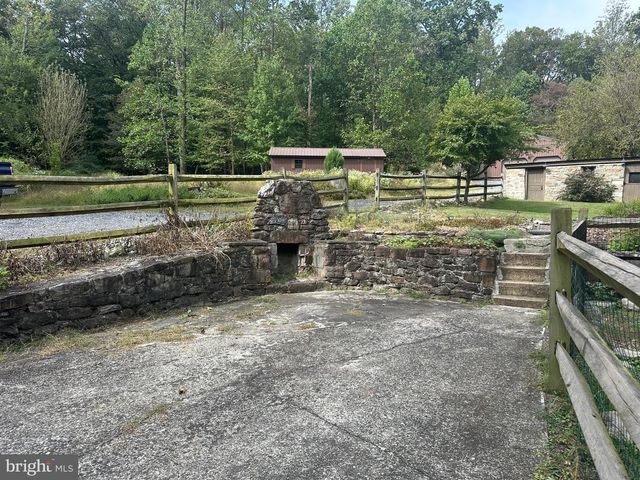 200 HAAG RD, Reading, PA 19606