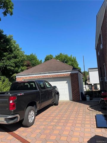 22 Cowles AKA 2 Catskill Avenue, Yonkers, NY 10704