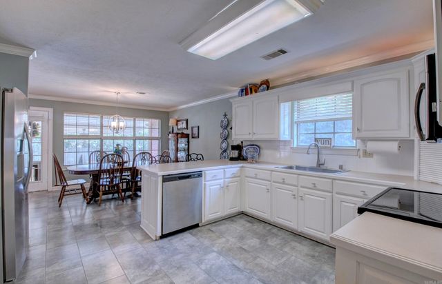 131 Deauville Drive, Maumelle, AR 72113