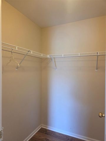 28202 Chesapeake Circle, Walled Lake, MI 48390