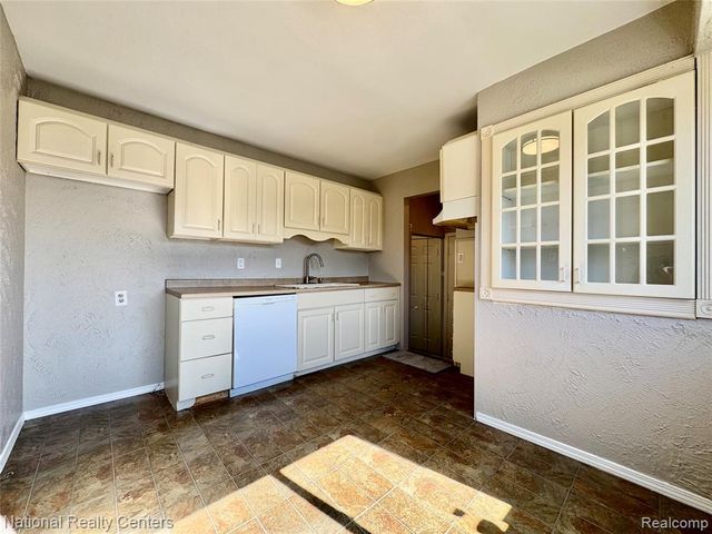 185 Gage Street, Pontiac, MI 48342