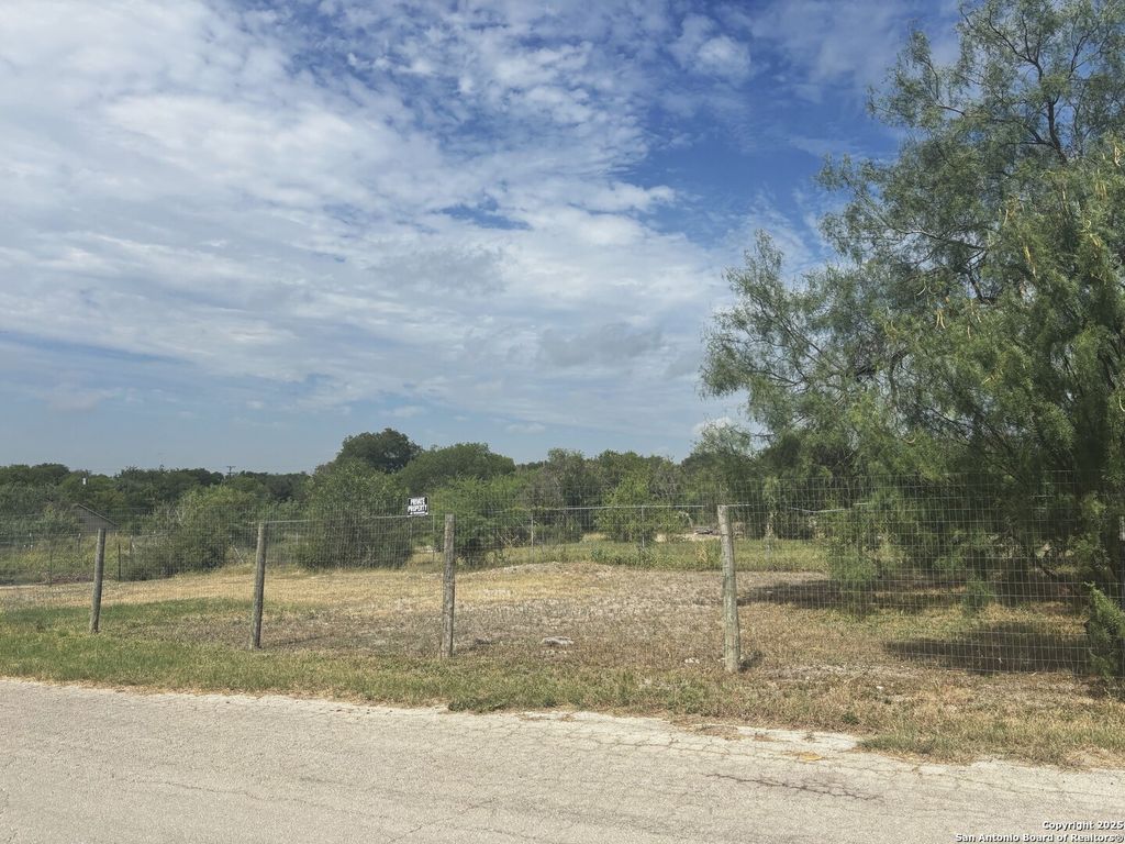 5103 cannon, San Antonio, TX 78228
