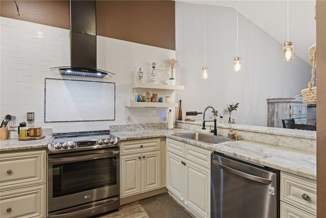 594 DAVENTRY SQUARE, Palm Harbor, FL 34683