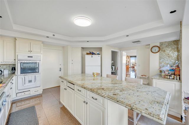 2000 Island Blvd 806, Aventura, FL 33160