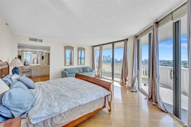2000 Island Blvd 806, Aventura, FL 33160