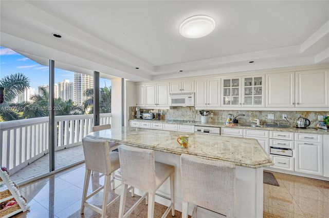 2000 Island Blvd 806, Aventura, FL 33160