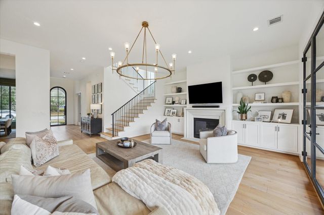 1315 Gardenia Drive, Houston, TX 77018