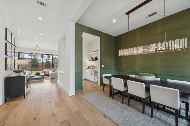 1315 Gardenia Drive, Houston, TX 77018