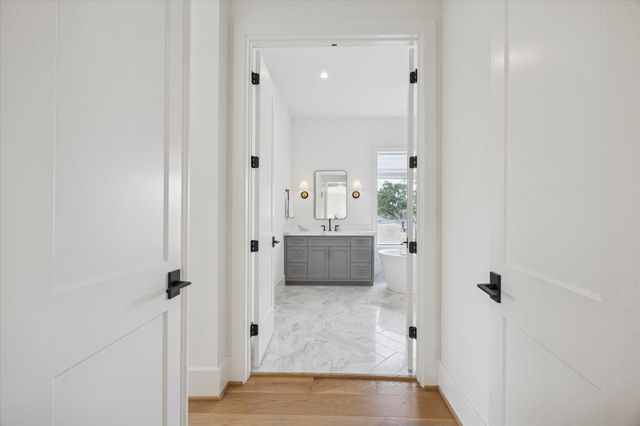 1315 Gardenia Drive, Houston, TX 77018