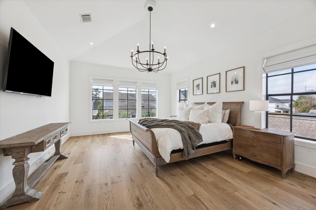 1315 Gardenia Drive, Houston, TX 77018