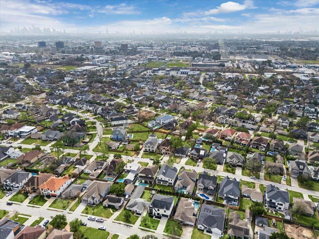 1315 Gardenia Drive, Houston, TX 77018