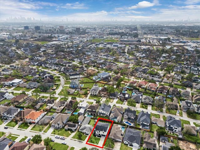 1315 Gardenia Drive, Houston, TX 77018