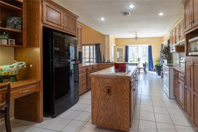 4982 E Cedar Ridge Road, Claremore, OK 74019