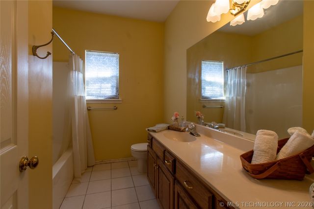 4982 E Cedar Ridge Road, Claremore, OK 74019