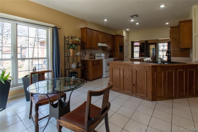 4982 E Cedar Ridge Road, Claremore, OK 74019