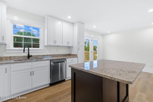 2125 Churchdown Ln, Louisville, KY 40214
