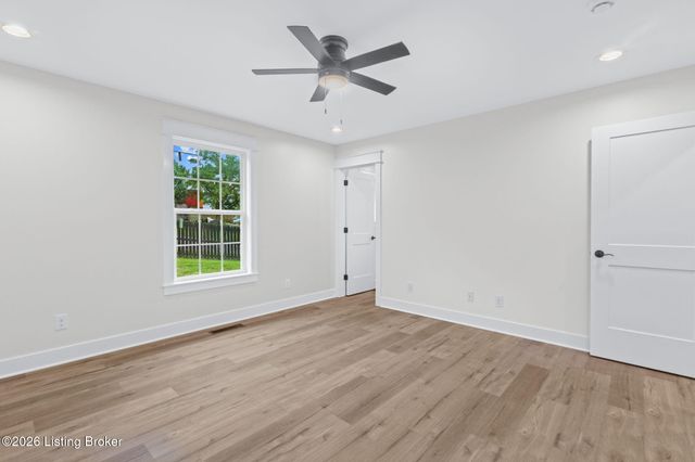 2125 Churchdown Ln, Louisville, KY 40214