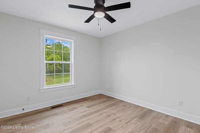 2125 Churchdown Ln, Louisville, KY 40214