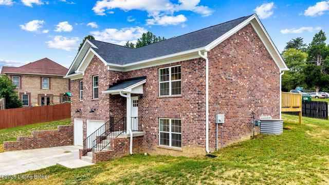 2125 Churchdown Ln, Louisville, KY 40214