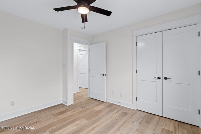 2125 Churchdown Ln, Louisville, KY 40214