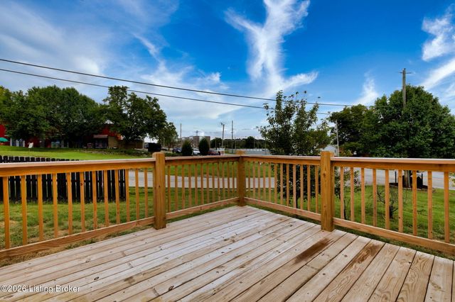 2125 Churchdown Ln, Louisville, KY 40214