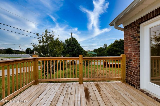 2125 Churchdown Ln, Louisville, KY 40214