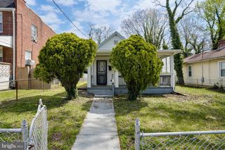 3832 HALLEY TER SE, Washington, DC 20032