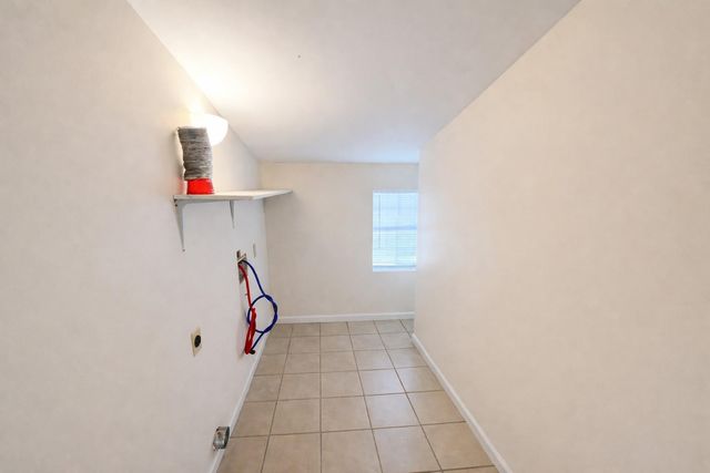 612 Harvey Street, Clute, TX 77531