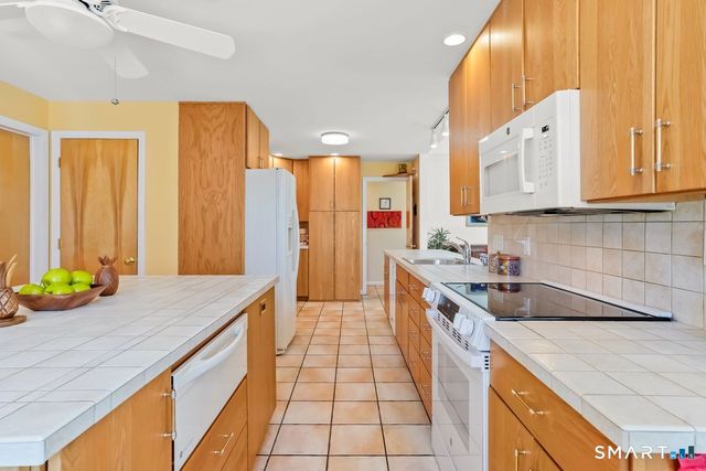 225 Lordship Road, Stratford, CT 06615