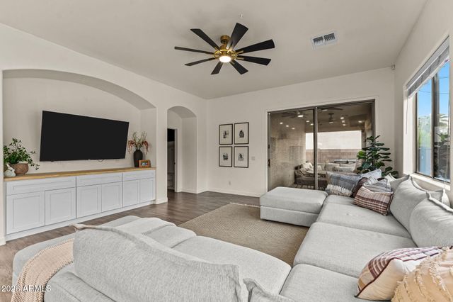 466 E BENRICH Drive, Gilbert, AZ 85295
