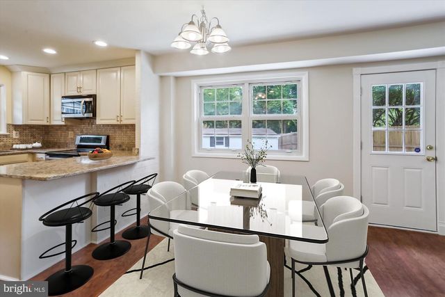 3909 WOODLAWN RD, Chevy Chase, MD 20815