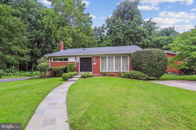 3909 WOODLAWN RD, Chevy Chase, MD 20815