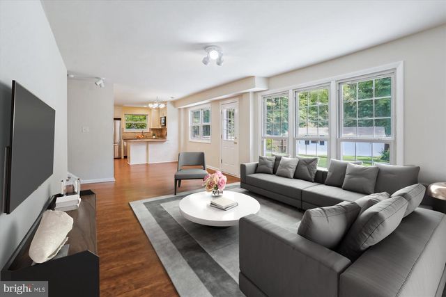 3909 WOODLAWN RD, Chevy Chase, MD 20815