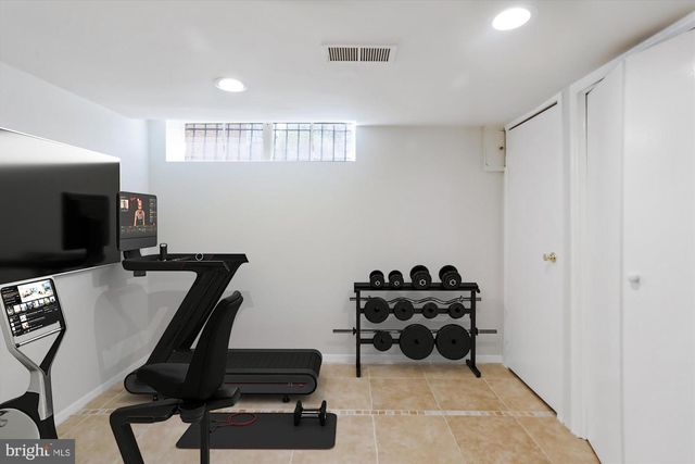 3909 WOODLAWN RD, Chevy Chase, MD 20815