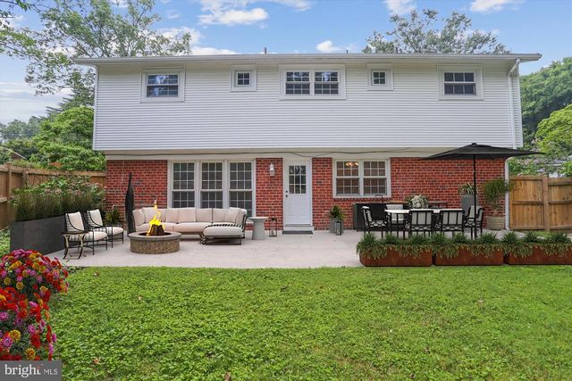 3909 WOODLAWN RD, Chevy Chase, MD 20815