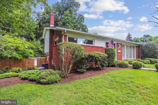 3909 WOODLAWN RD, Chevy Chase, MD 20815