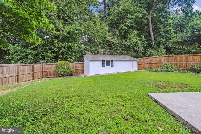 3909 WOODLAWN RD, Chevy Chase, MD 20815