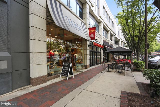 3909 WOODLAWN RD, Chevy Chase, MD 20815