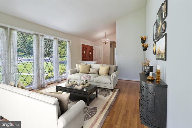 3909 WOODLAWN RD, Chevy Chase, MD 20815