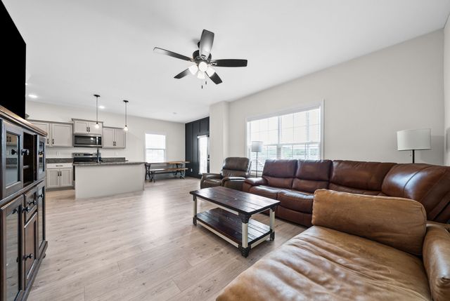467 Mattingly Dr, Clarksville, TN 37042
