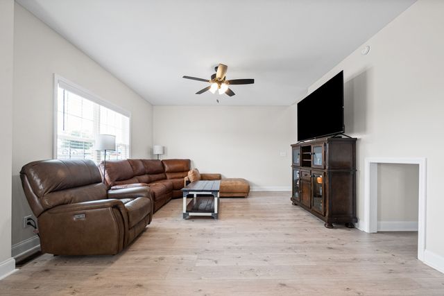 467 Mattingly Dr, Clarksville, TN 37042